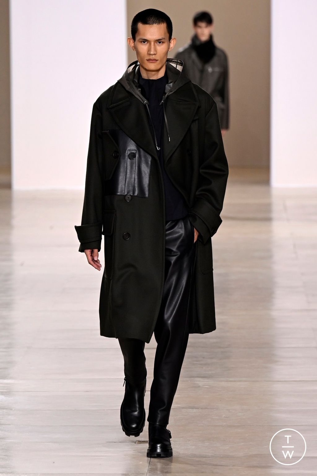 Fashion Week Paris Fall/Winter 2024 look 3 from the Hermès collection 男装