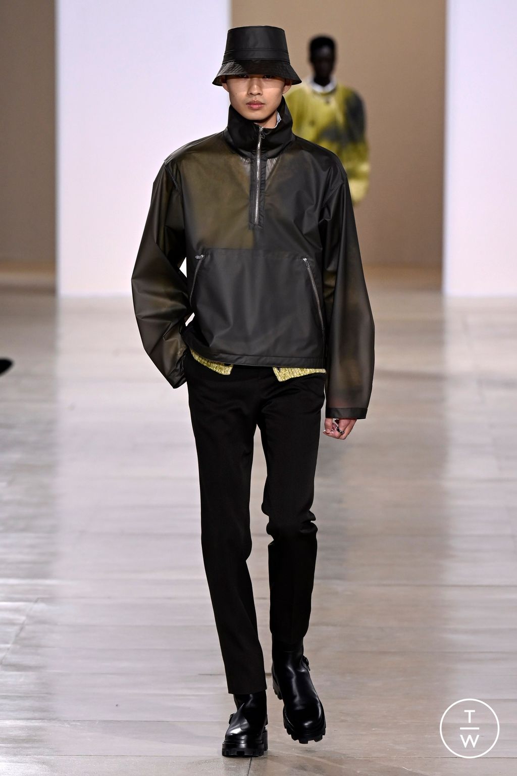 Fashion Week Paris Fall/Winter 2024 look 11 from the Hermès collection menswear