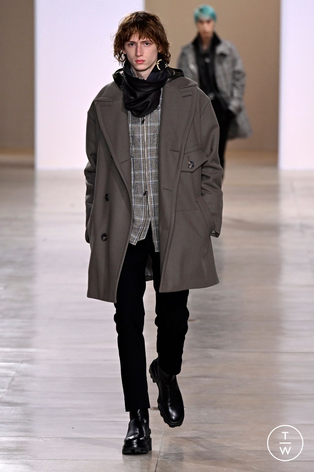 Fashion Week Paris Fall/Winter 2024 look 17 from the Hermès collection menswear