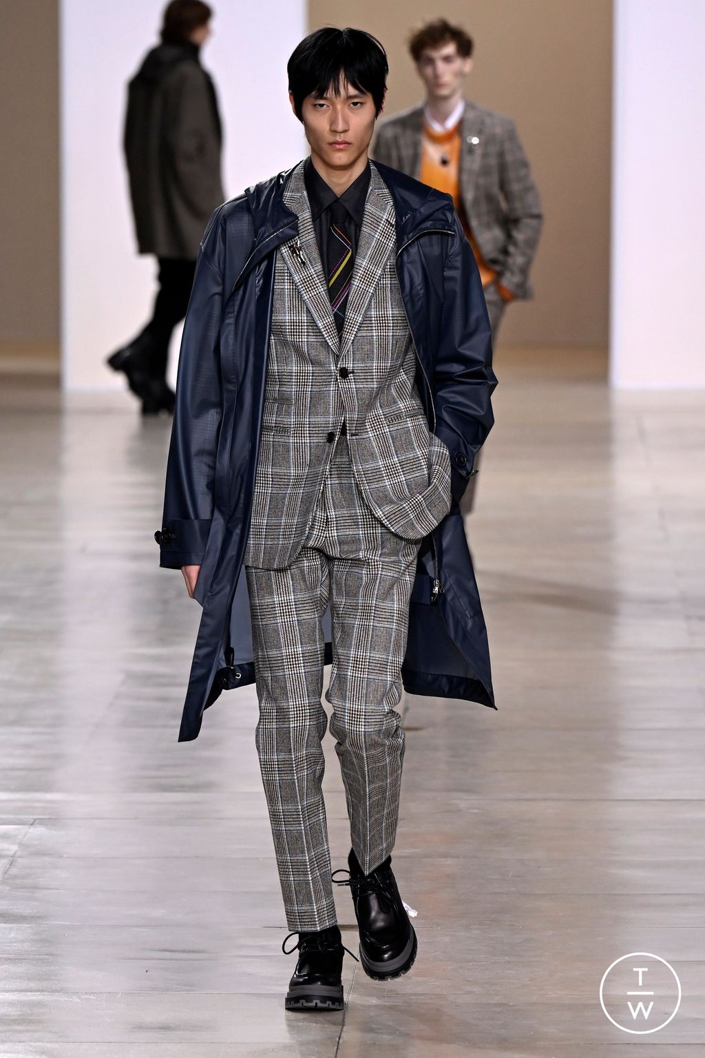 Fashion Week Paris Fall/Winter 2024 look 20 from the Hermès collection 男装