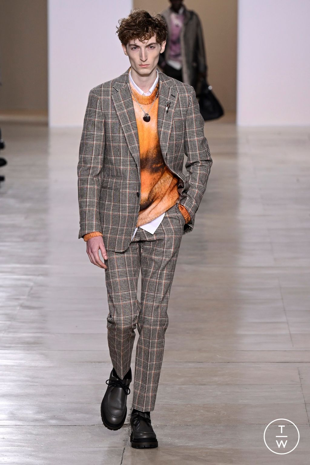 Fashion Week Paris Fall/Winter 2024 look 21 from the Hermès collection 男装