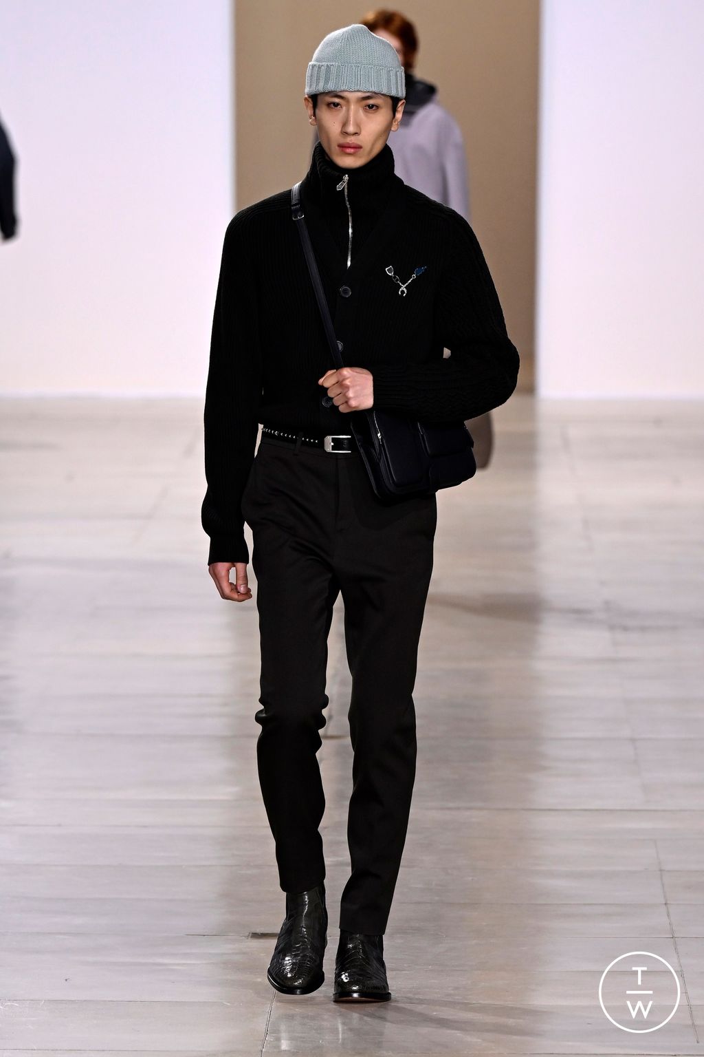 Fashion Week Paris Fall/Winter 2024 look 23 from the Hermès collection 男装