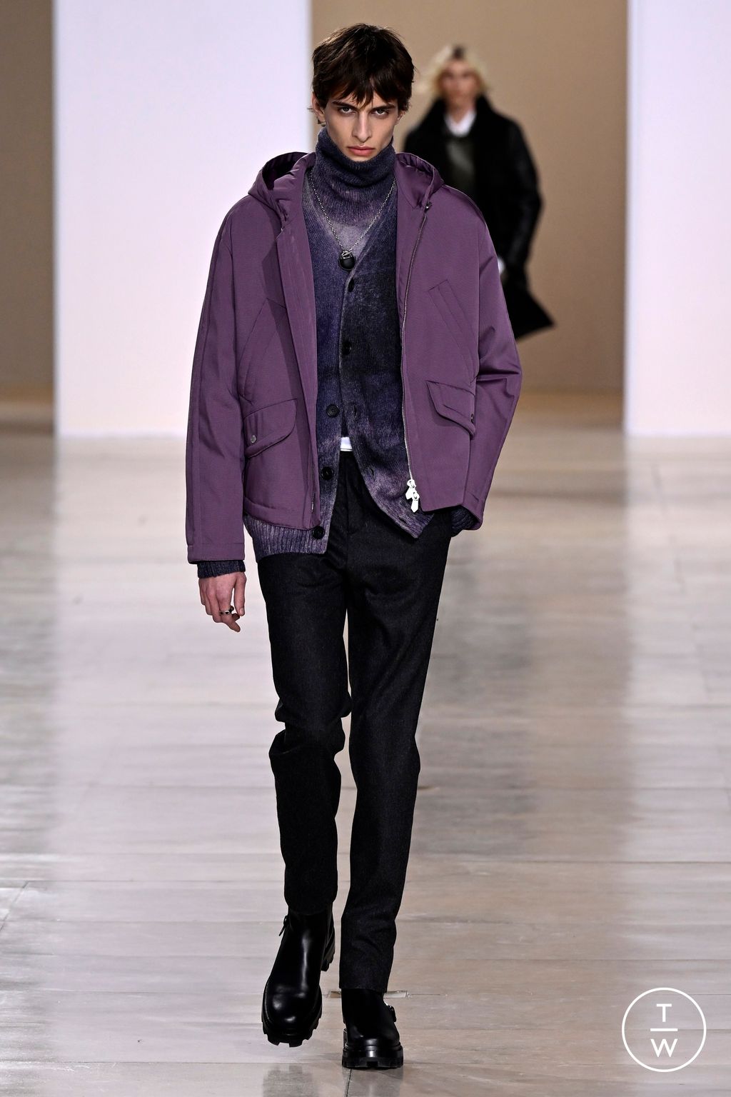 Fashion Week Paris Fall/Winter 2024 look 25 from the Hermès collection menswear