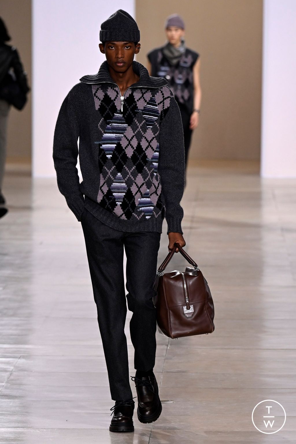 Fashion Week Paris Fall/Winter 2024 look 31 from the Hermès collection menswear