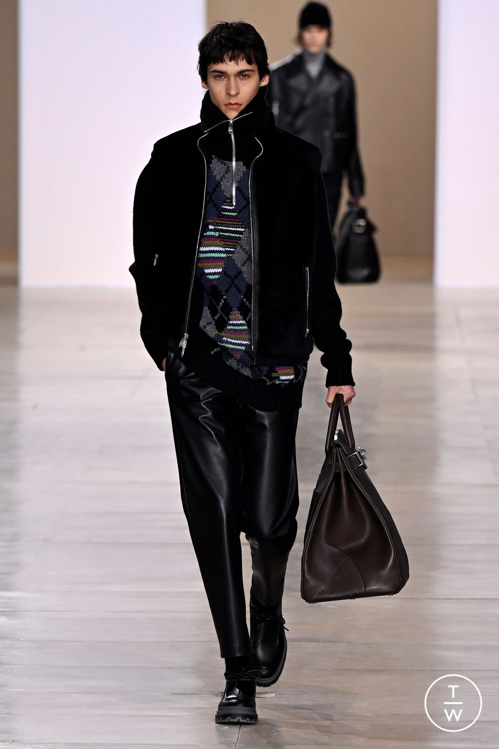 Fashion Week Paris Fall/Winter 2024 look 33 from the Hermès collection 男装