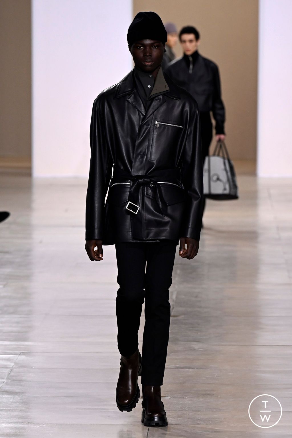 Fashion Week Paris Fall/Winter 2024 look 35 from the Hermès collection 男装