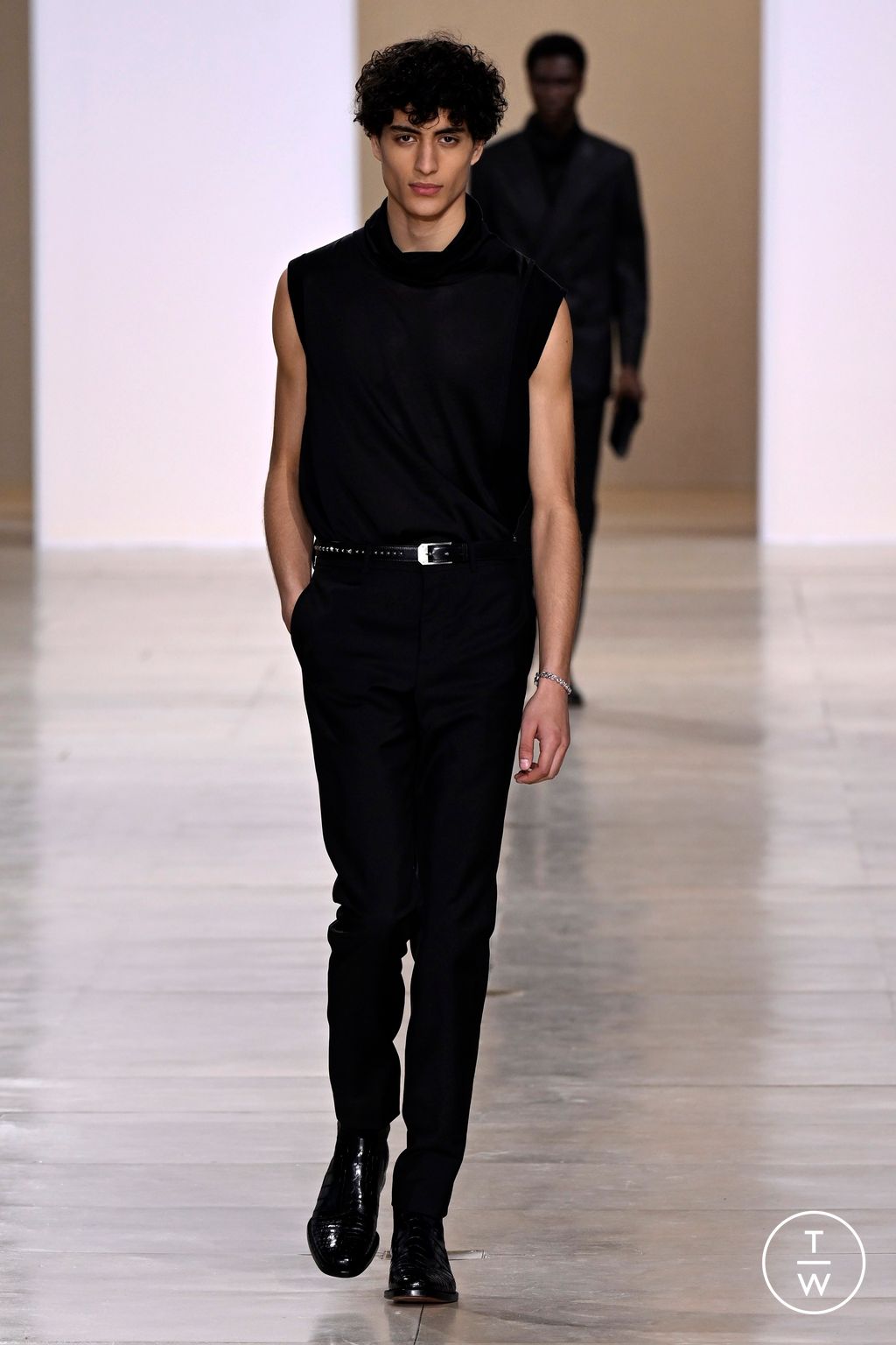 Fashion Week Paris Fall/Winter 2024 look 41 from the Hermès collection 男装