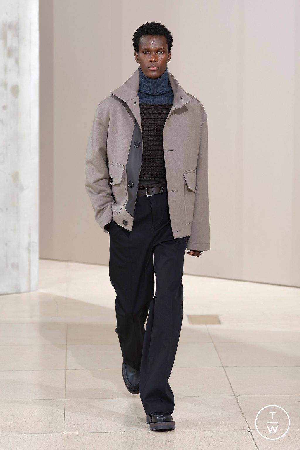 Fashion Week Paris Fall/Winter 2025 look 8 from the Hermès collection menswear