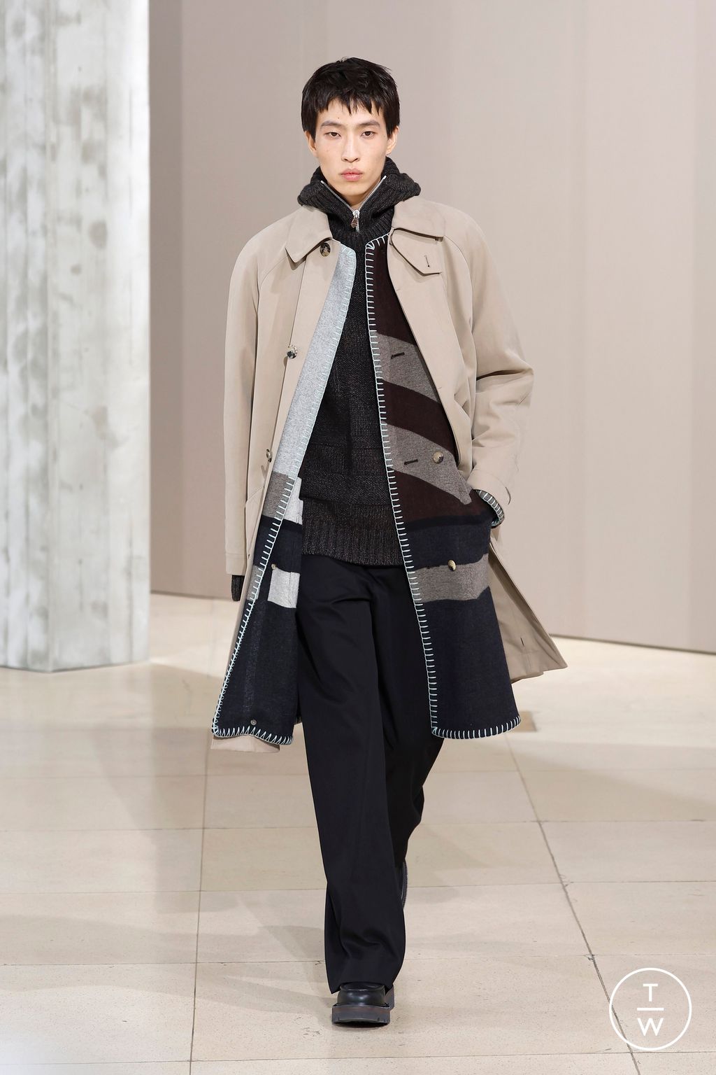 Fashion Week Paris Fall/Winter 2025 look 18 de la collection Hermès menswear