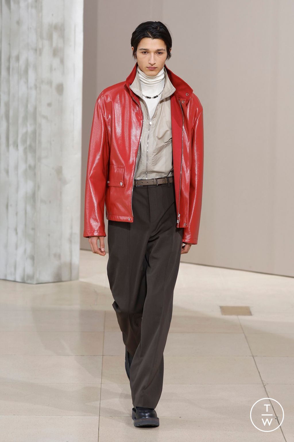 Fashion Week Paris Fall/Winter 2025 look 19 from the Hermès collection menswear