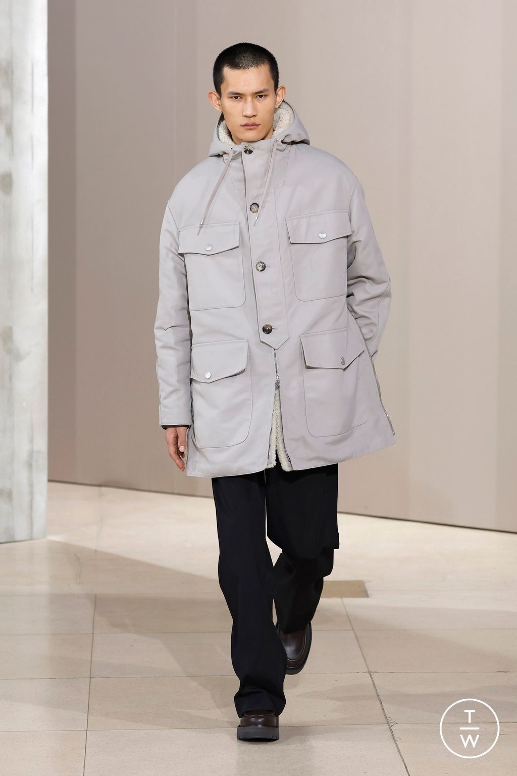 Fashion Week Paris Fall/Winter 2025 look 23 from the Hermès collection menswear