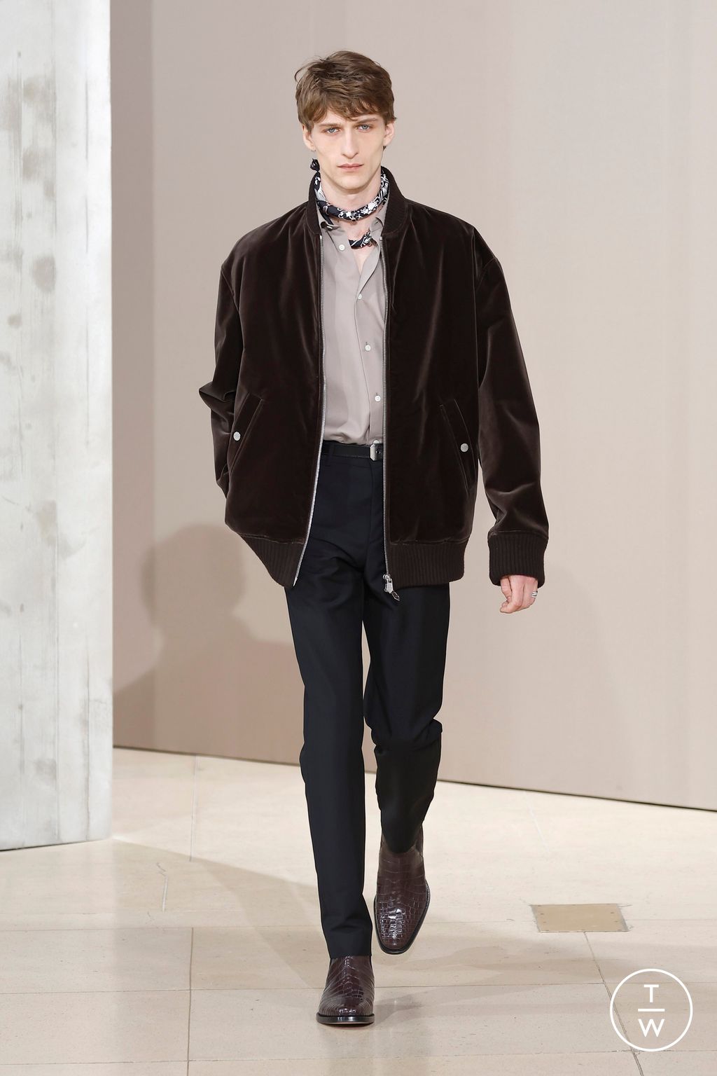 Fashion Week Paris Fall/Winter 2025 look 41 de la collection Hermès menswear