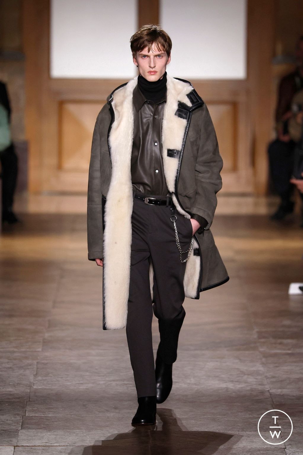 Fashion Week Paris Fall/Winter 2026 look 7 from the Hermès collection 男装