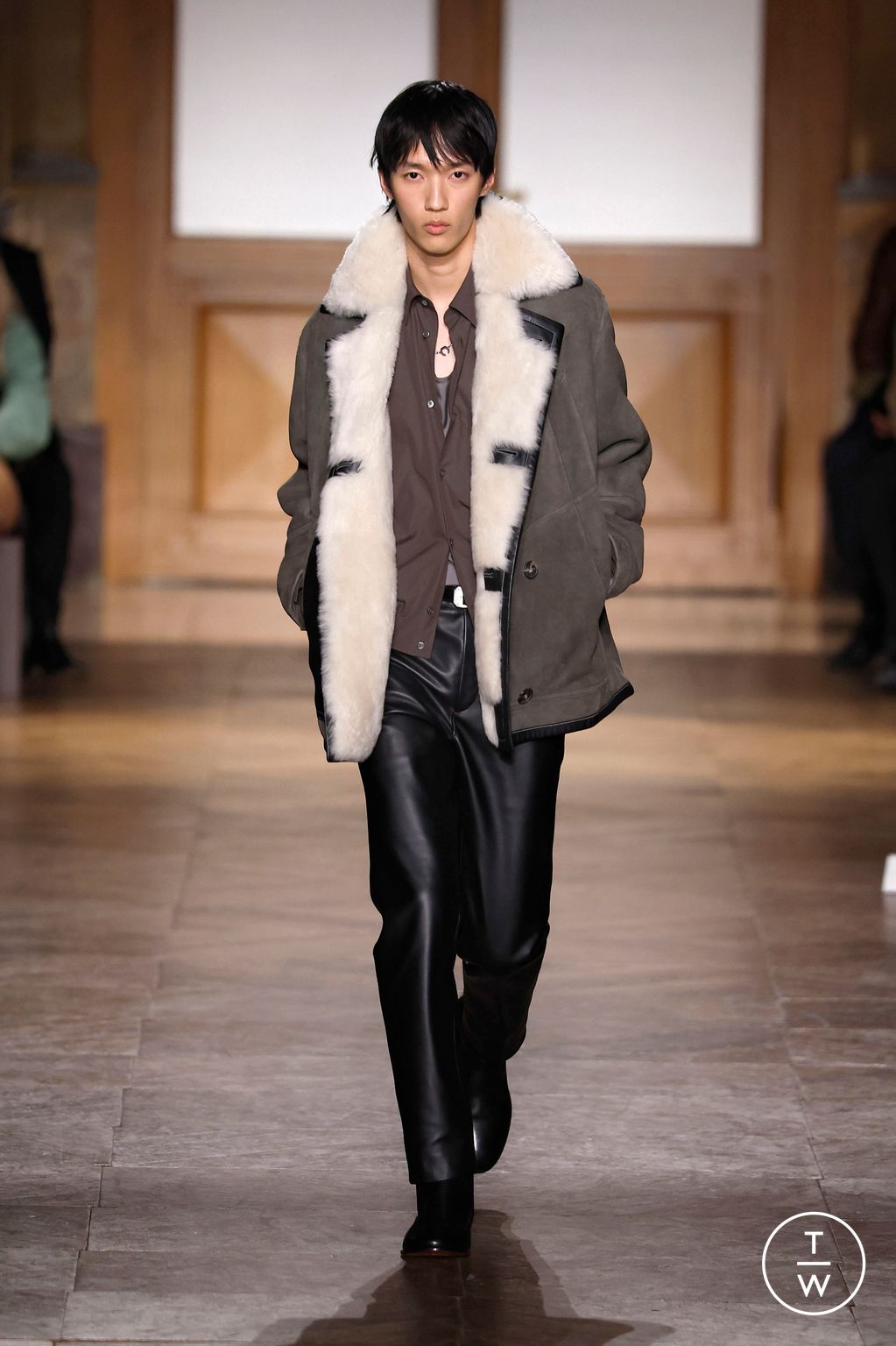 Fashion Week Paris Fall/Winter 2026 look 12 from the Hermès collection 男装