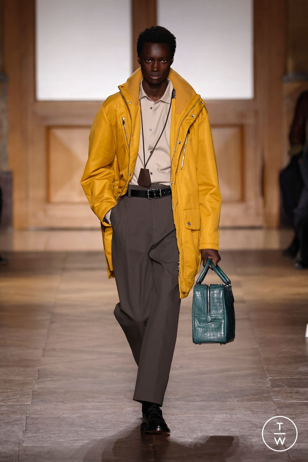 Fashion Week Paris Fall/Winter 2026 look 20 from the Hermès collection menswear