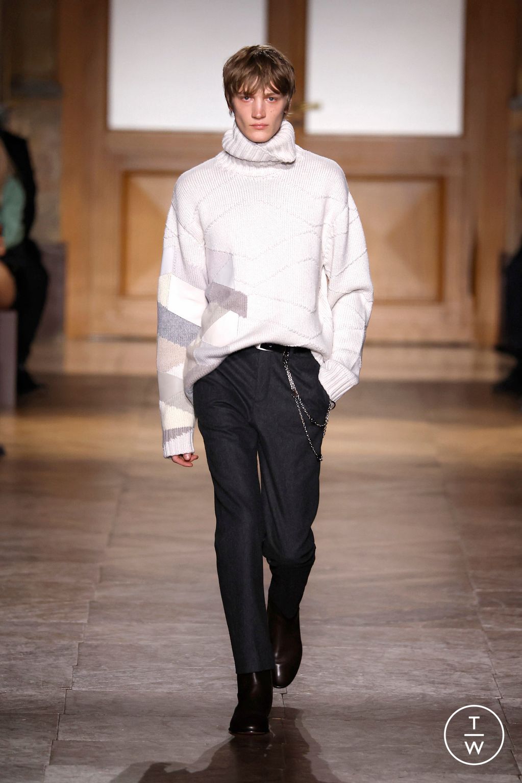 Fashion Week Paris Fall/Winter 2026 look 25 from the Hermès collection 男装