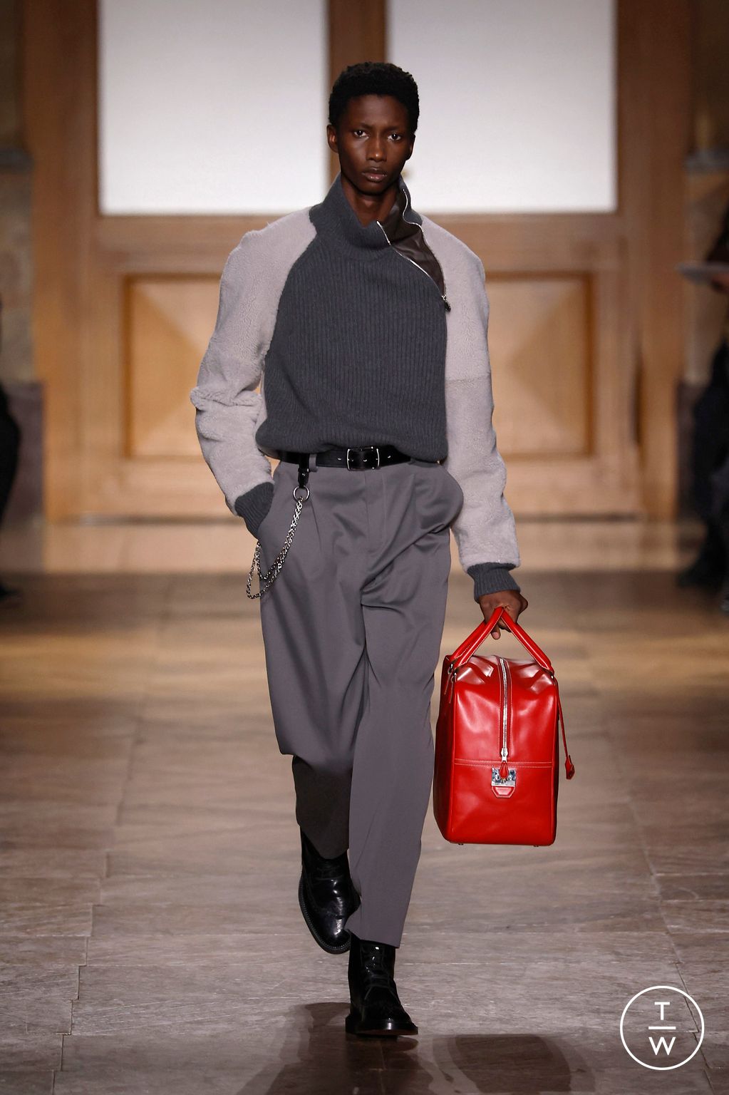 Fashion Week Paris Fall/Winter 2026 look 35 from the Hermès collection menswear