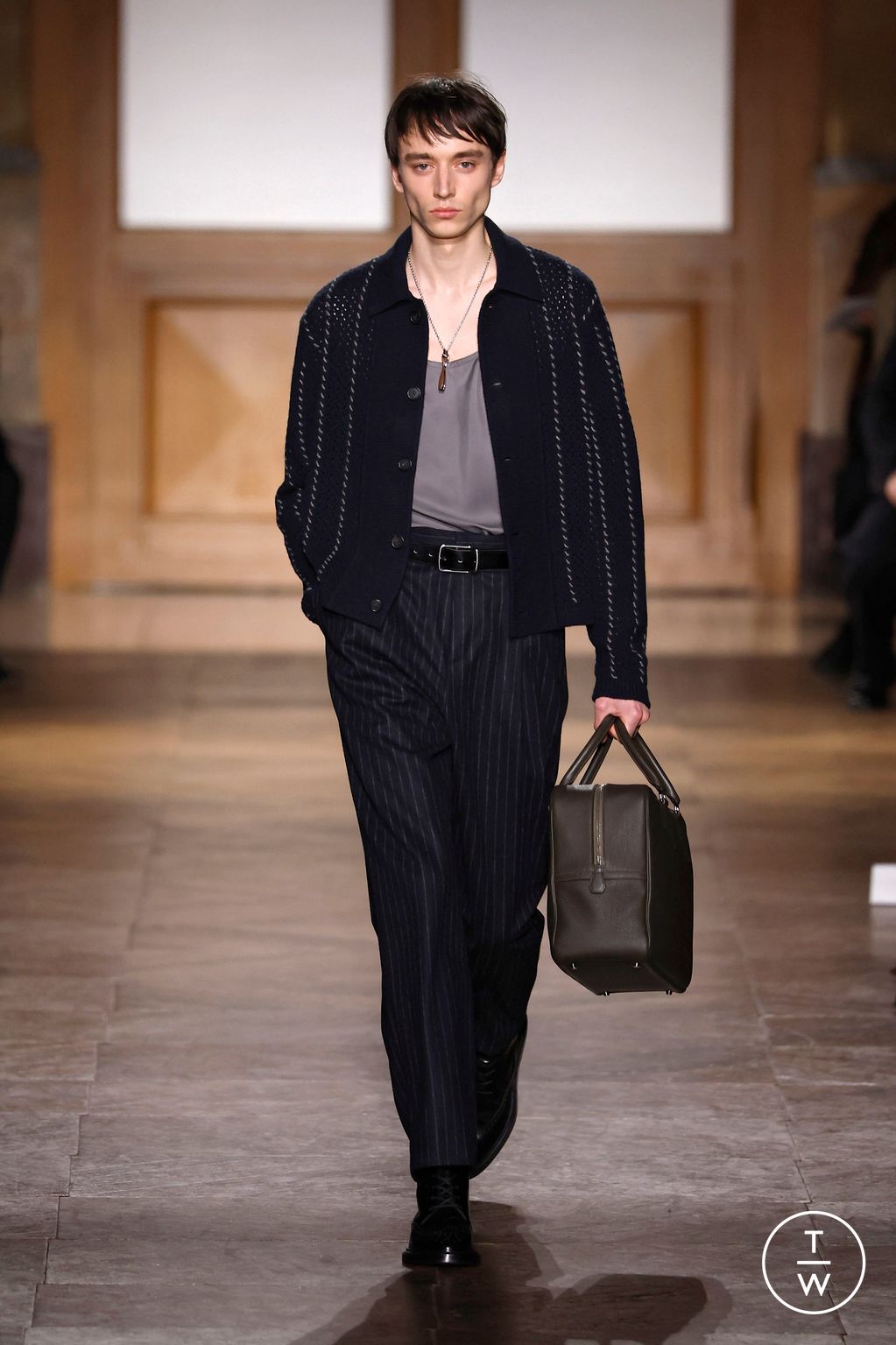 Fashion Week Paris Fall/Winter 2026 look 41 from the Hermès collection menswear