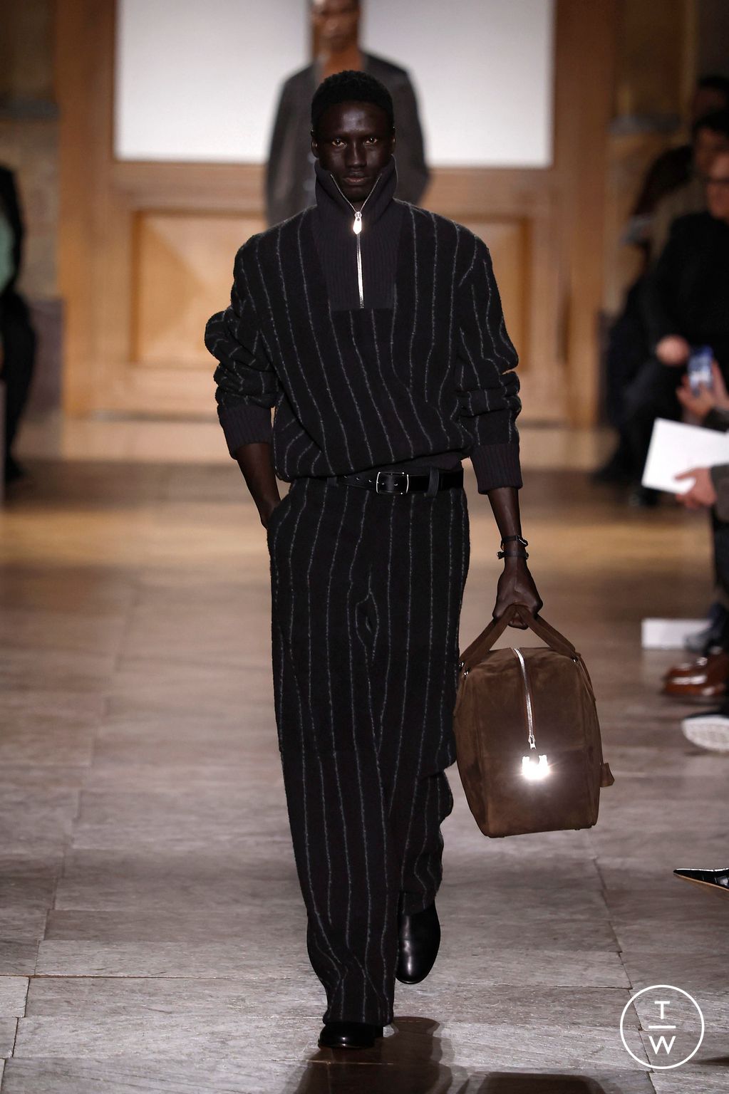 Fashion Week Paris Fall/Winter 2026 look 49 from the Hermès collection 男装