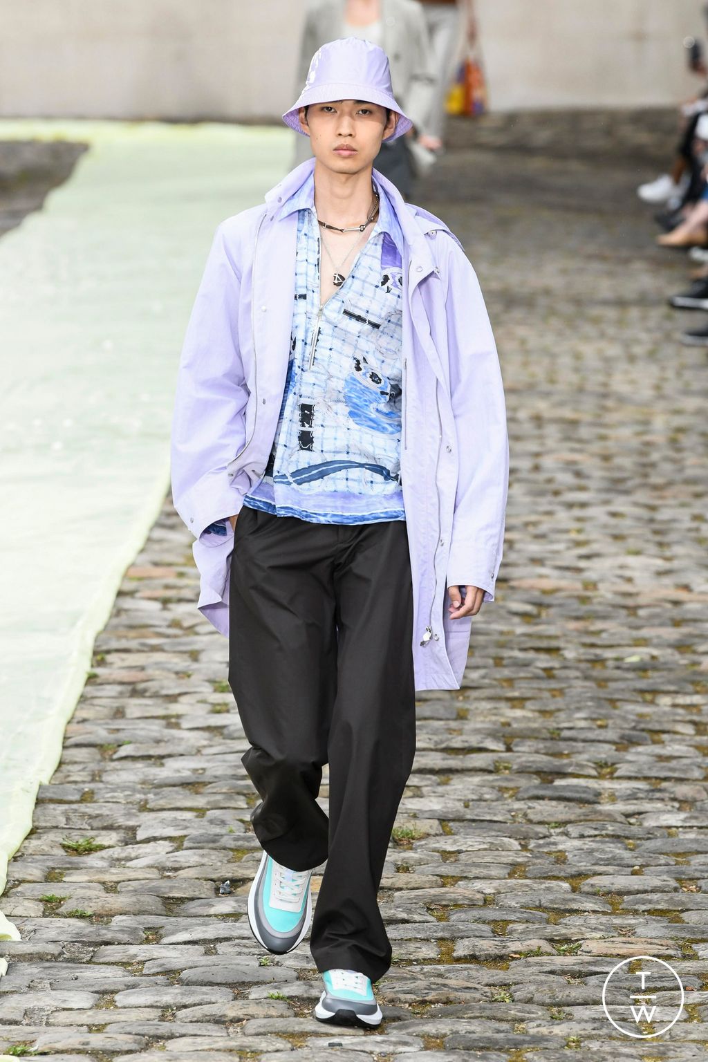 Fashion Week Paris Spring/Summer 2023 look 6 from the Hermès collection menswear