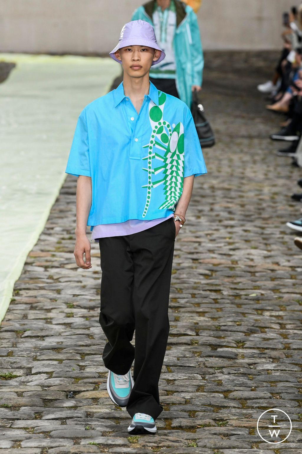 Fashion Week Paris Spring/Summer 2023 look 31 from the Hermès collection 男装