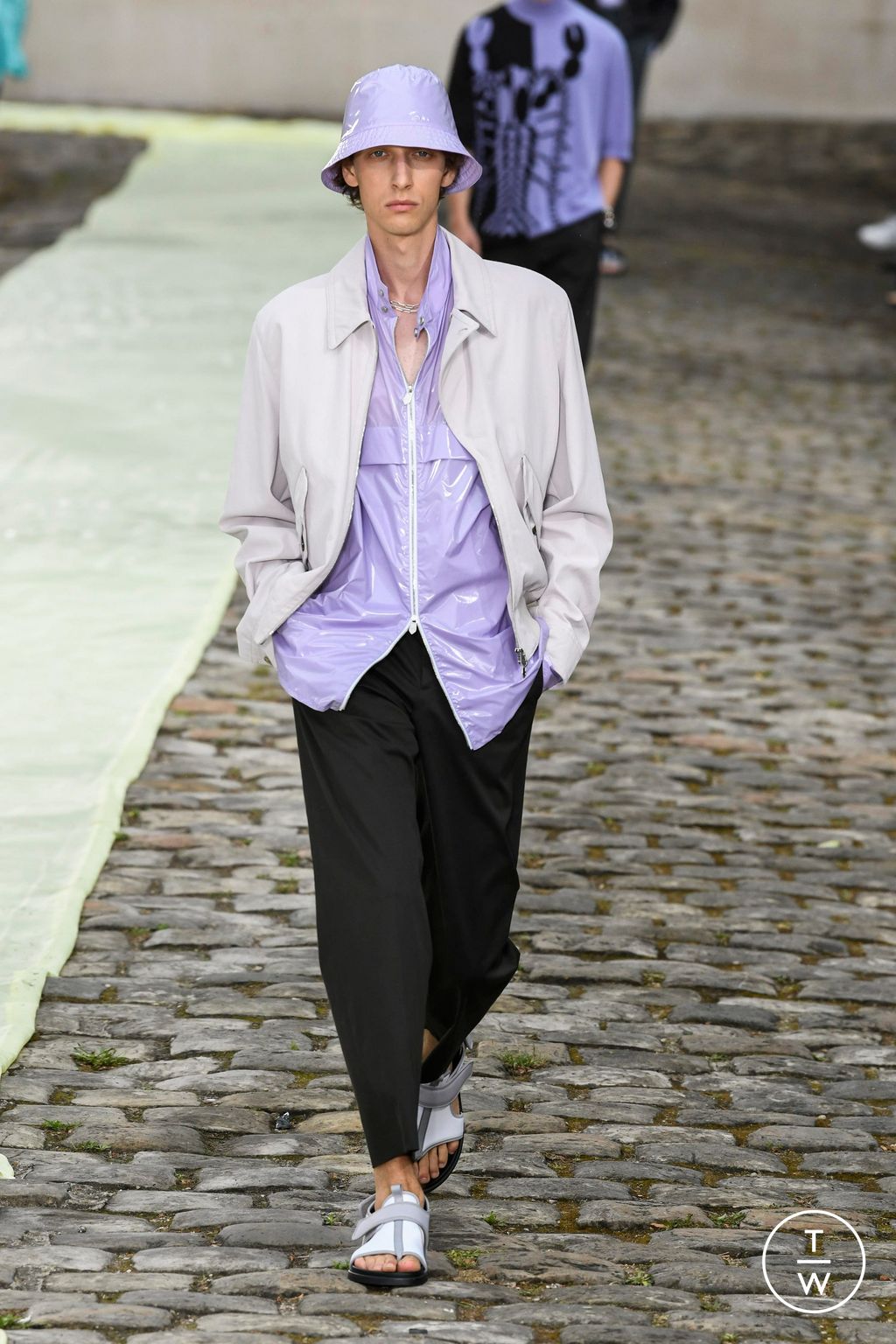 Fashion Week Paris Spring/Summer 2023 look 41 from the Hermès collection 男装