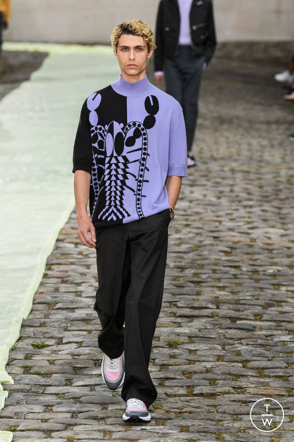 Fashion Week Paris Spring/Summer 2023 look 42 from the Hermès collection menswear