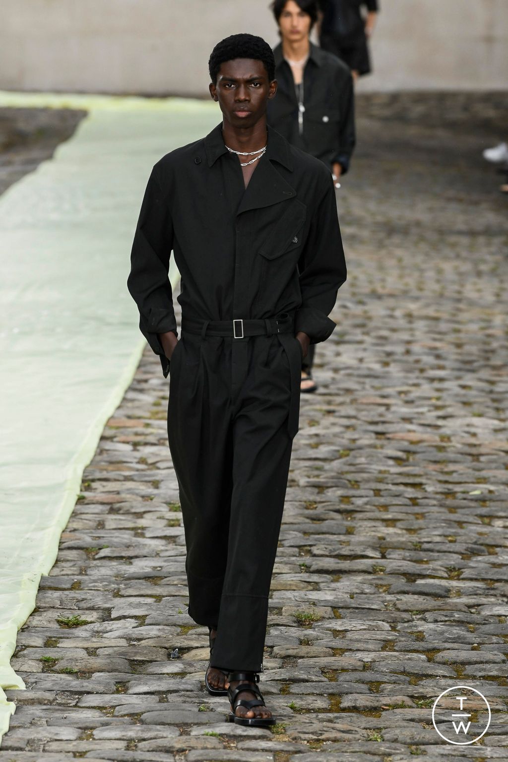 Fashion Week Paris Spring/Summer 2023 look 46 from the Hermès collection menswear