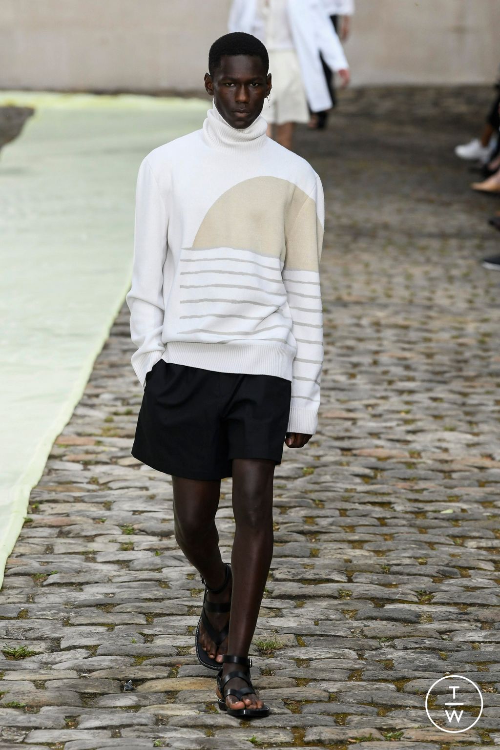 Fashion Week Paris Spring/Summer 2023 look 49 from the Hermès collection menswear