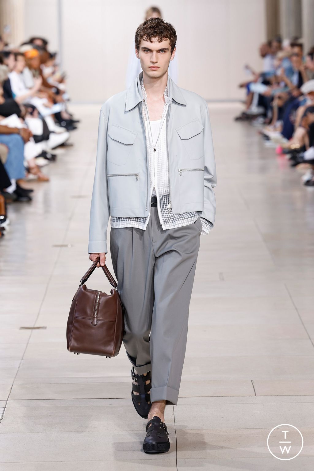 Fashion Week Paris Spring/Summer 2024 look 3 from the Hermès collection menswear