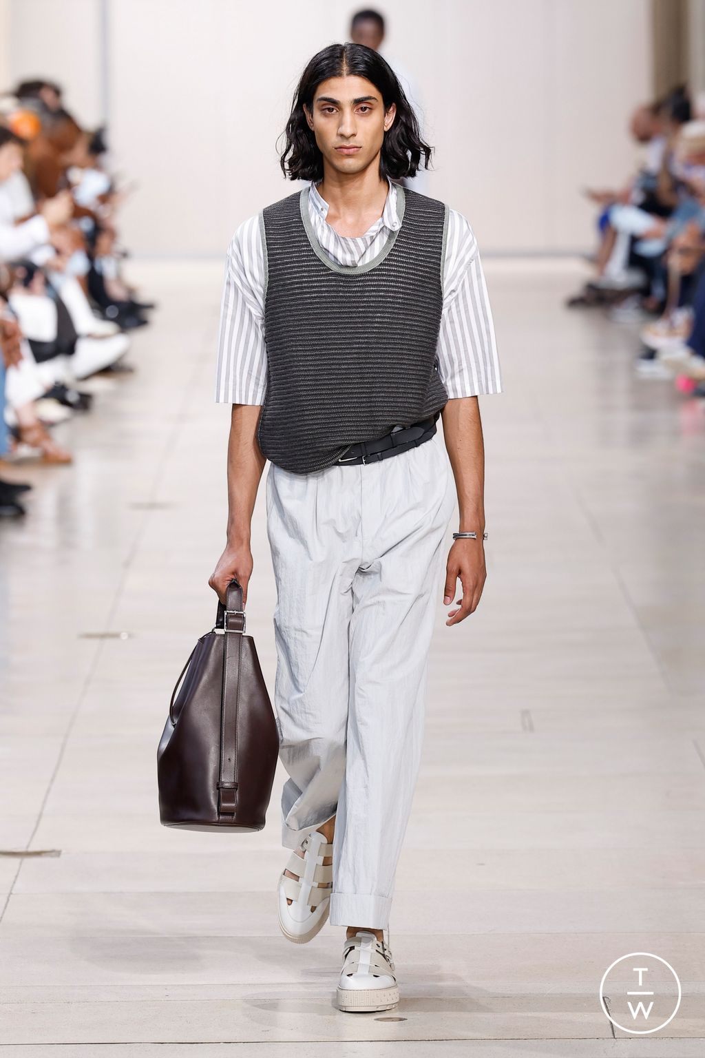 Fashion Week Paris Spring/Summer 2024 look 5 from the Hermès collection menswear