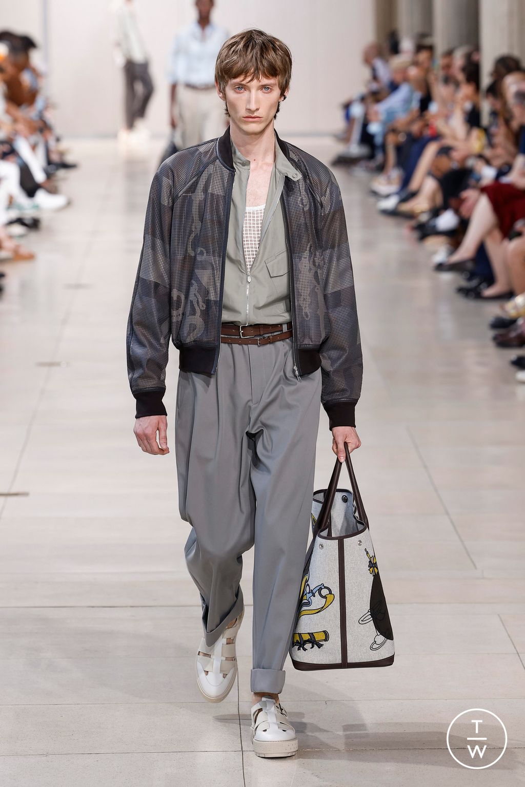 Fashion Week Paris Spring/Summer 2024 look 19 from the Hermès collection menswear