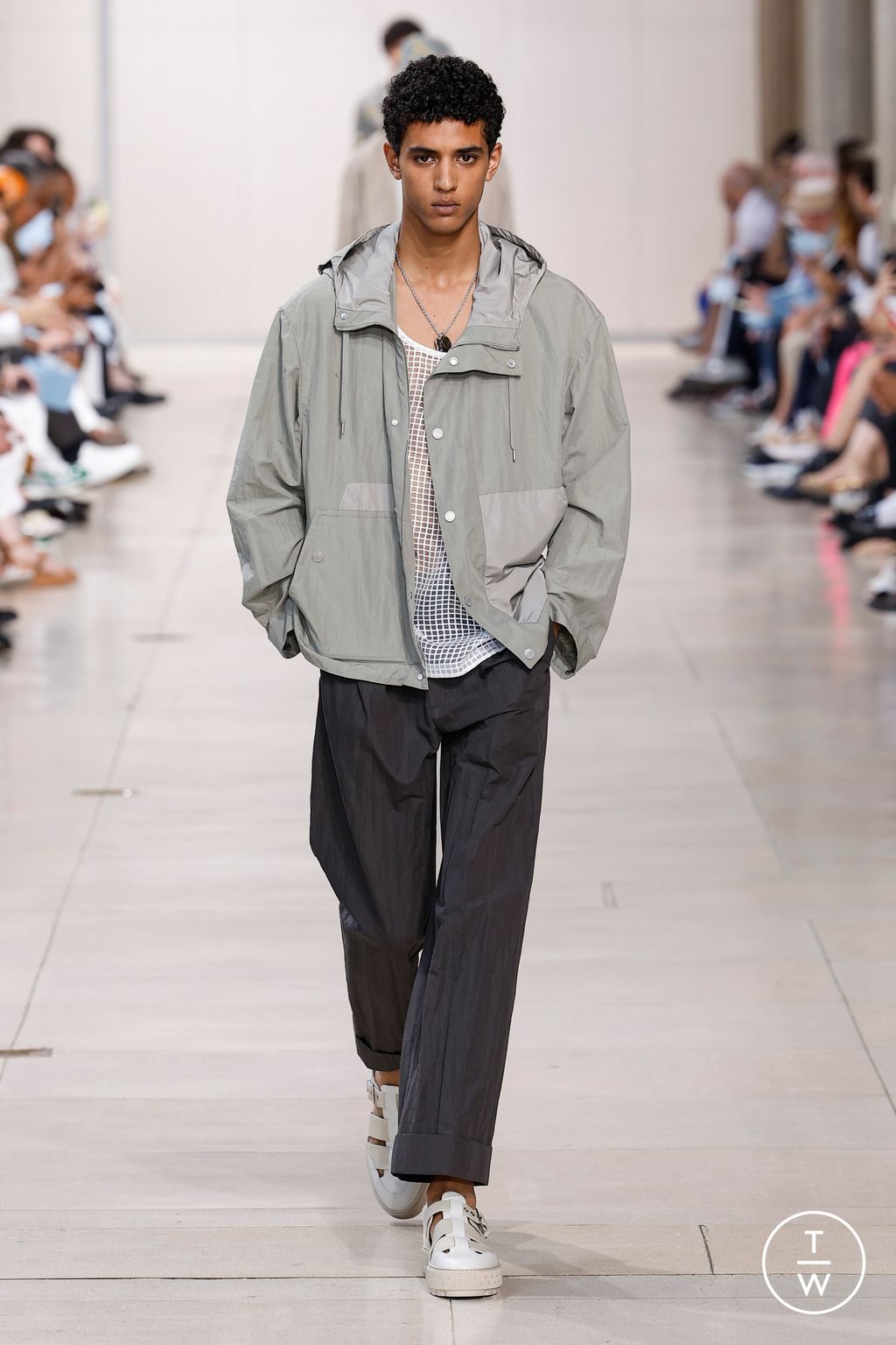 Fashion Week Paris Spring/Summer 2024 look 21 from the Hermès collection menswear