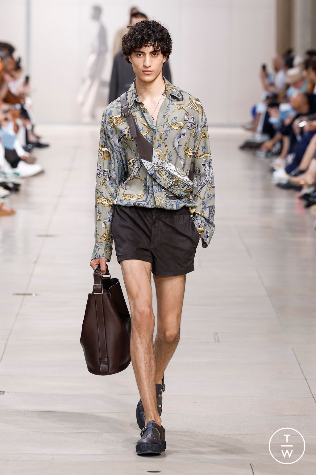 Fashion Week Paris Spring/Summer 2024 look 23 from the Hermès collection 男装