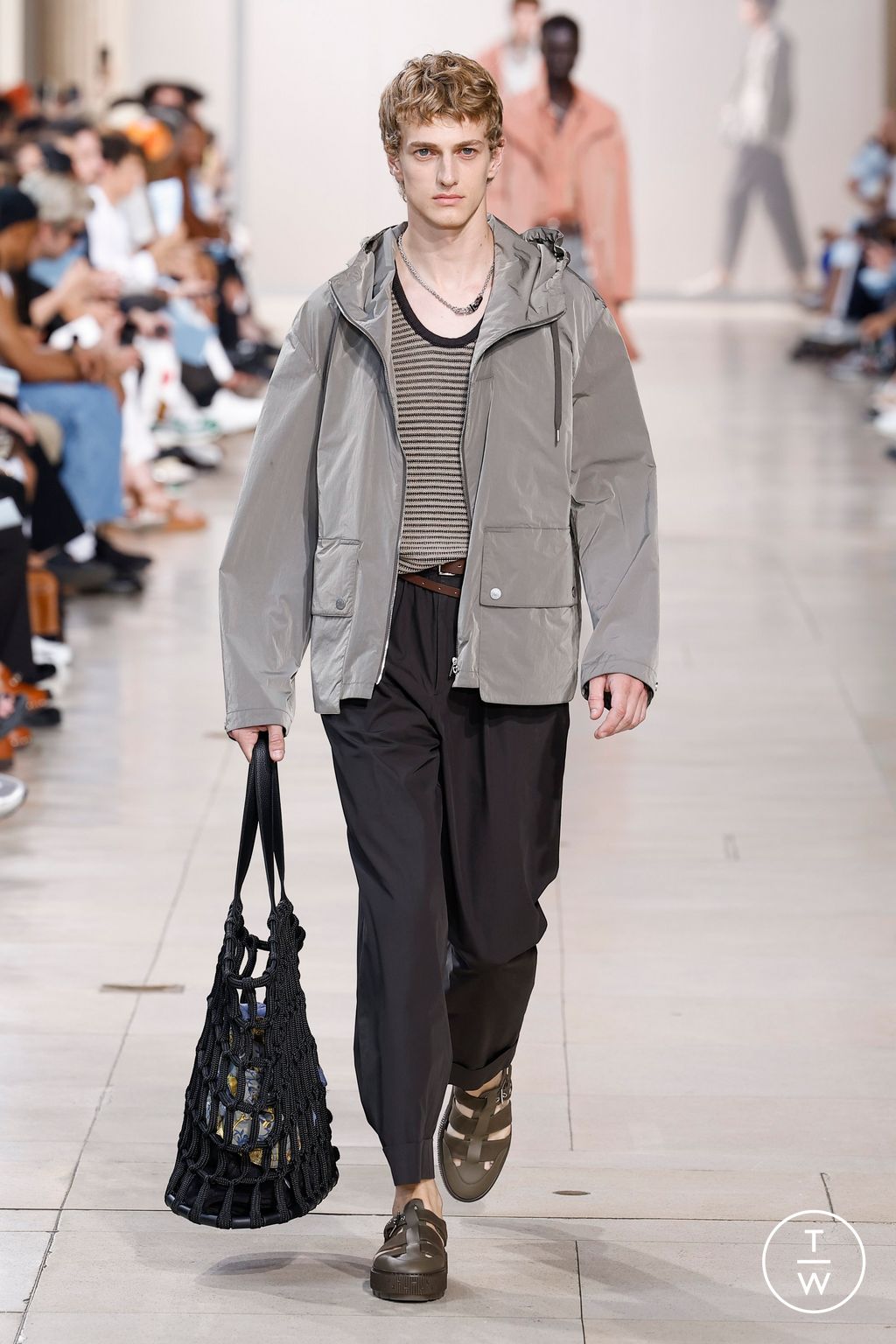 Fashion Week Paris Spring/Summer 2024 look 26 from the Hermès collection menswear
