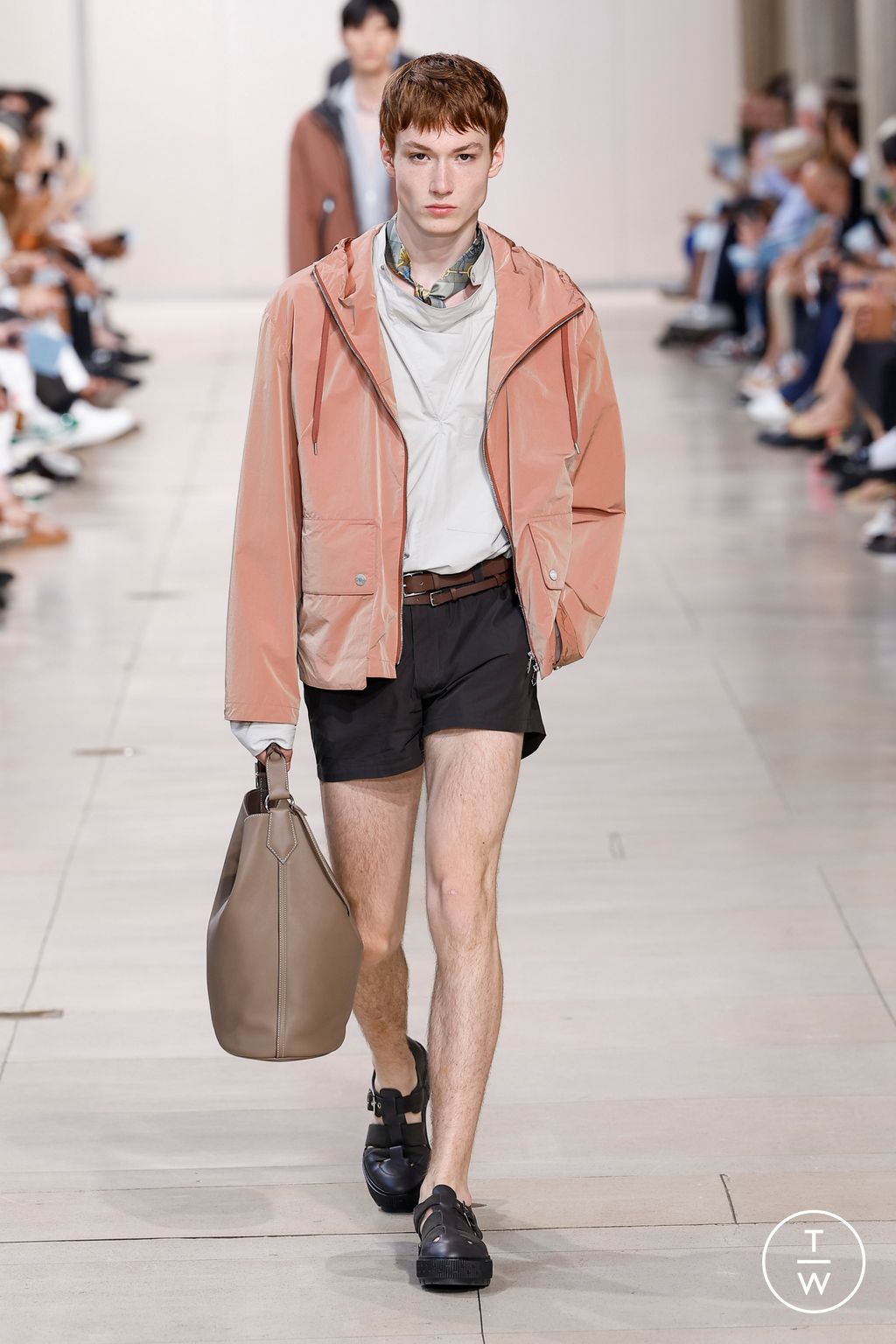 Fashion Week Paris Spring/Summer 2024 look 28 from the Hermès collection menswear