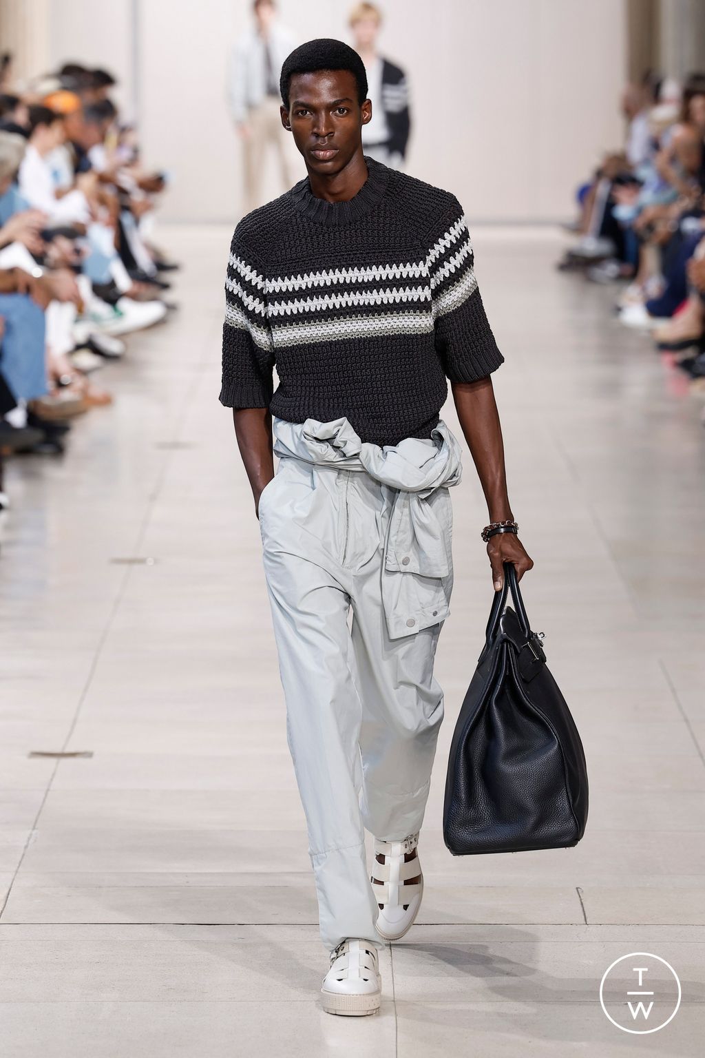 Fashion Week Paris Spring/Summer 2024 look 35 from the Hermès collection menswear