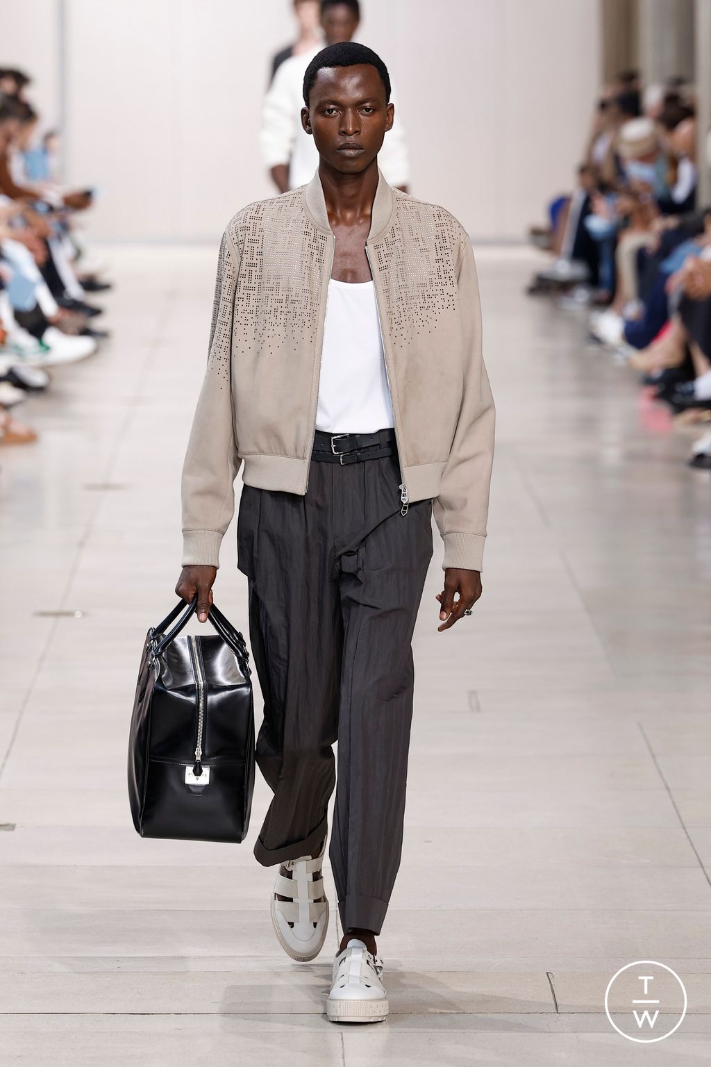 Fashion Week Paris Spring/Summer 2024 look 42 from the Hermès collection menswear