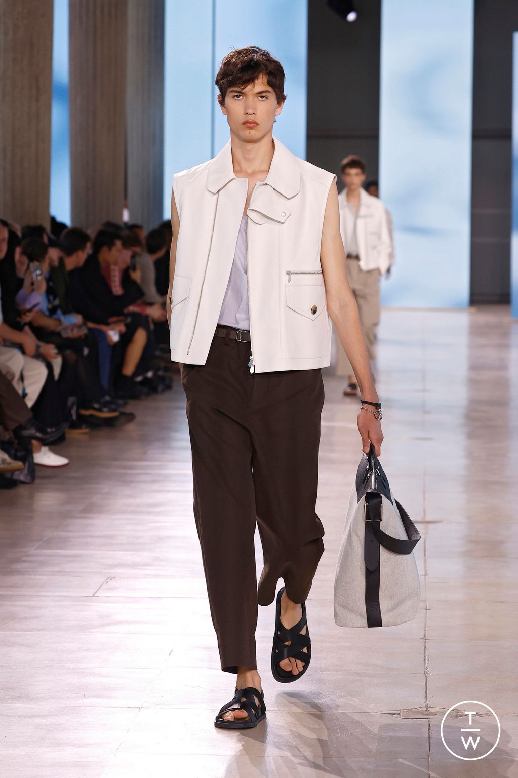 Fashion Week Paris Spring-Summer 2025 look 5 from the Hermès collection menswear