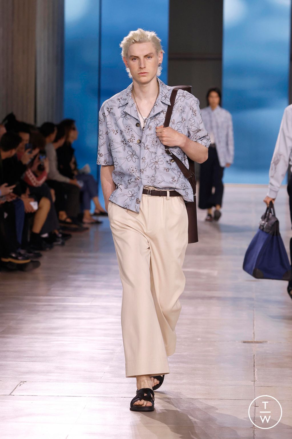 Fashion Week Paris Spring-Summer 2025 look 9 from the Hermès collection menswear