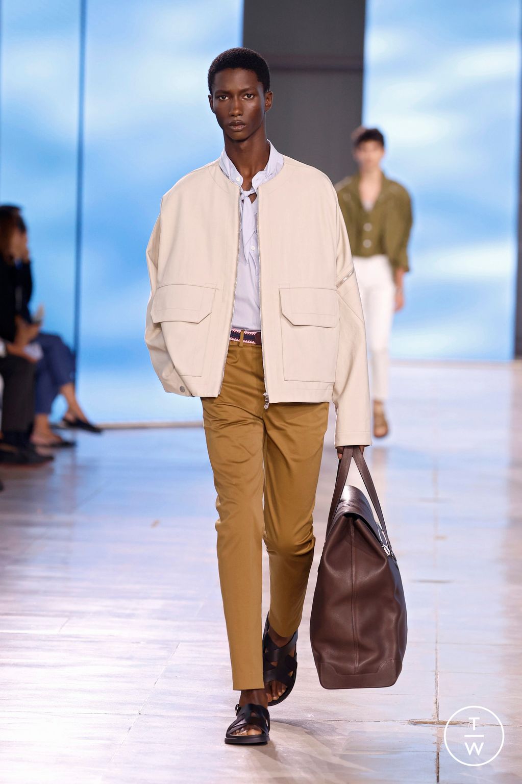 Fashion Week Paris Spring/Summer 2025 look 17 from the Hermès collection menswear