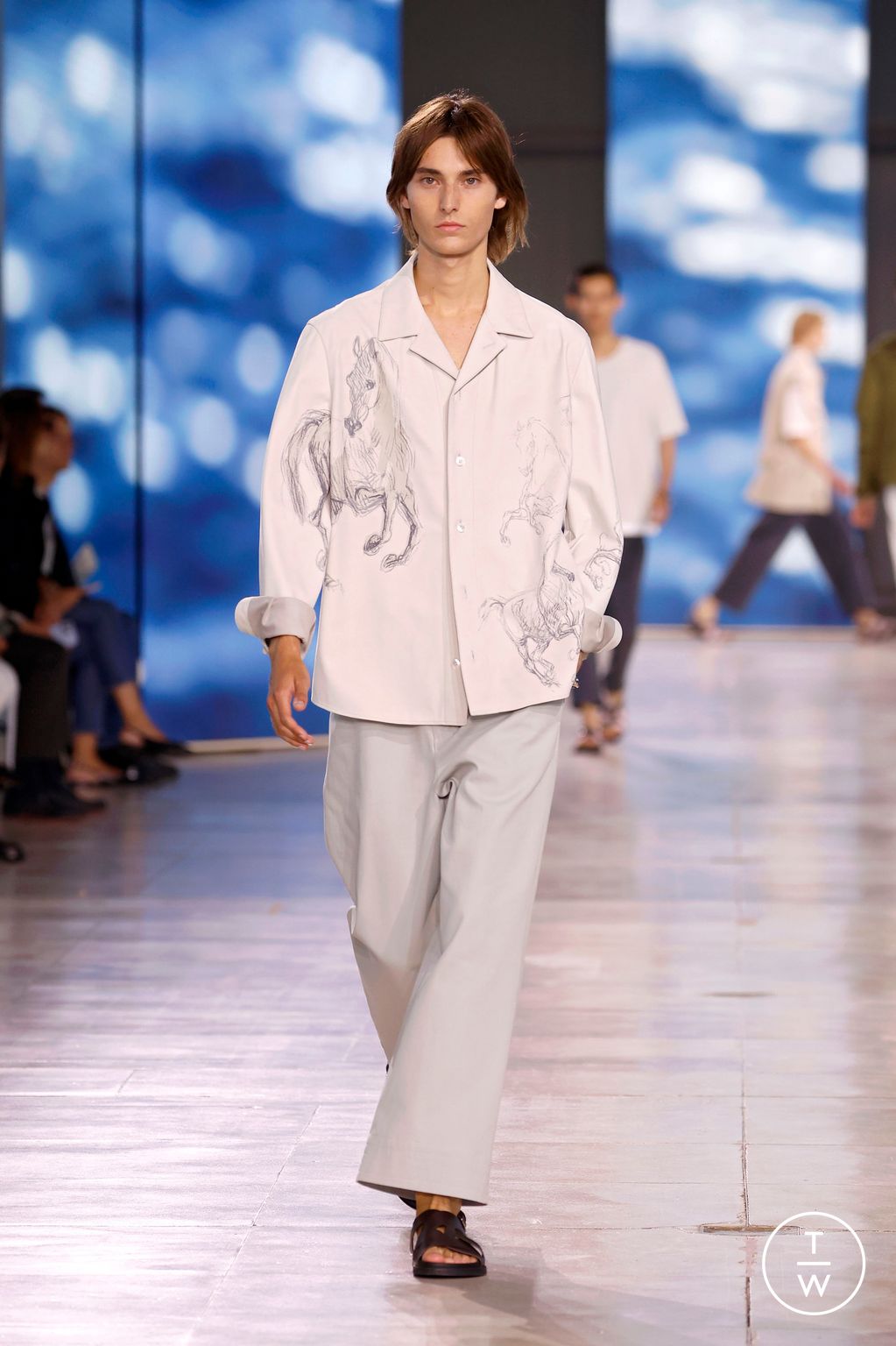 Fashion Week Paris Spring-Summer 2025 look 28 from the Hermès collection menswear