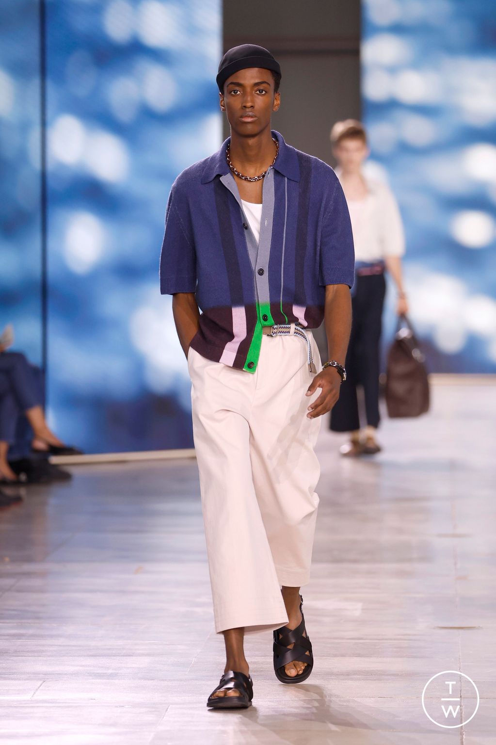 Fashion Week Paris Spring-Summer 2025 look 35 from the Hermès collection menswear