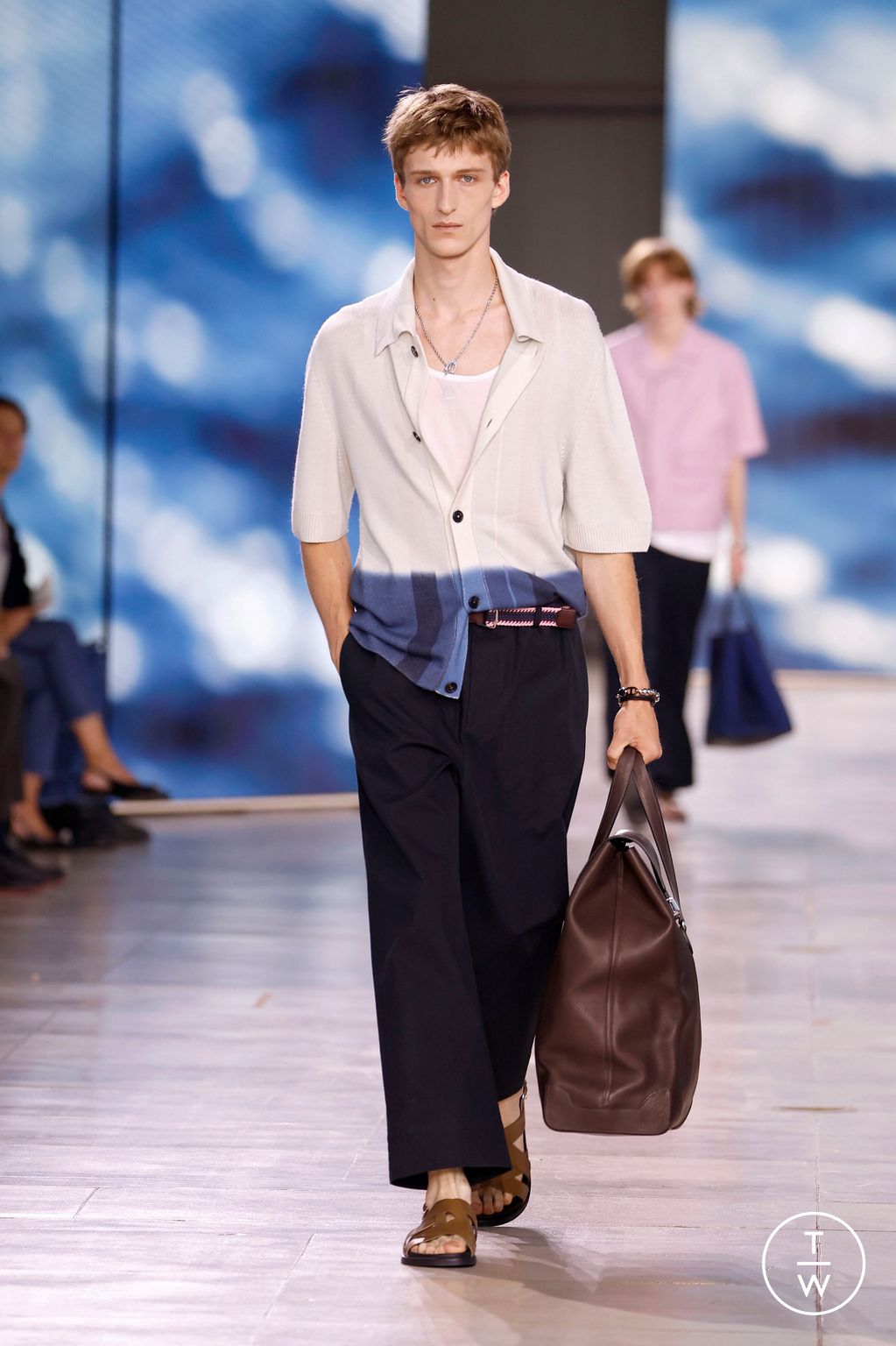 Fashion Week Paris Spring-Summer 2025 look 36 from the Hermès collection menswear