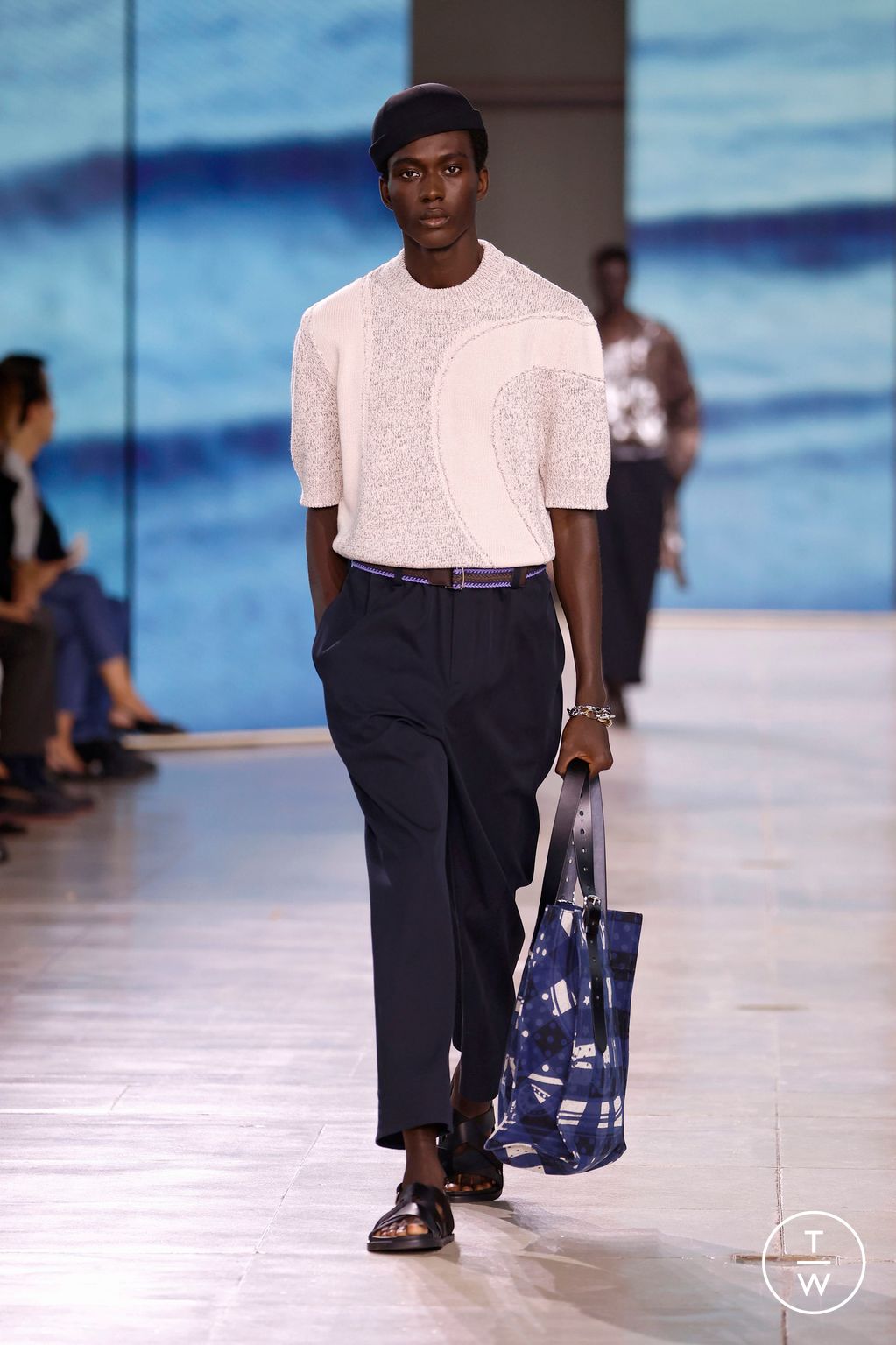 Fashion Week Paris Spring-Summer 2025 look 38 from the Hermès collection menswear