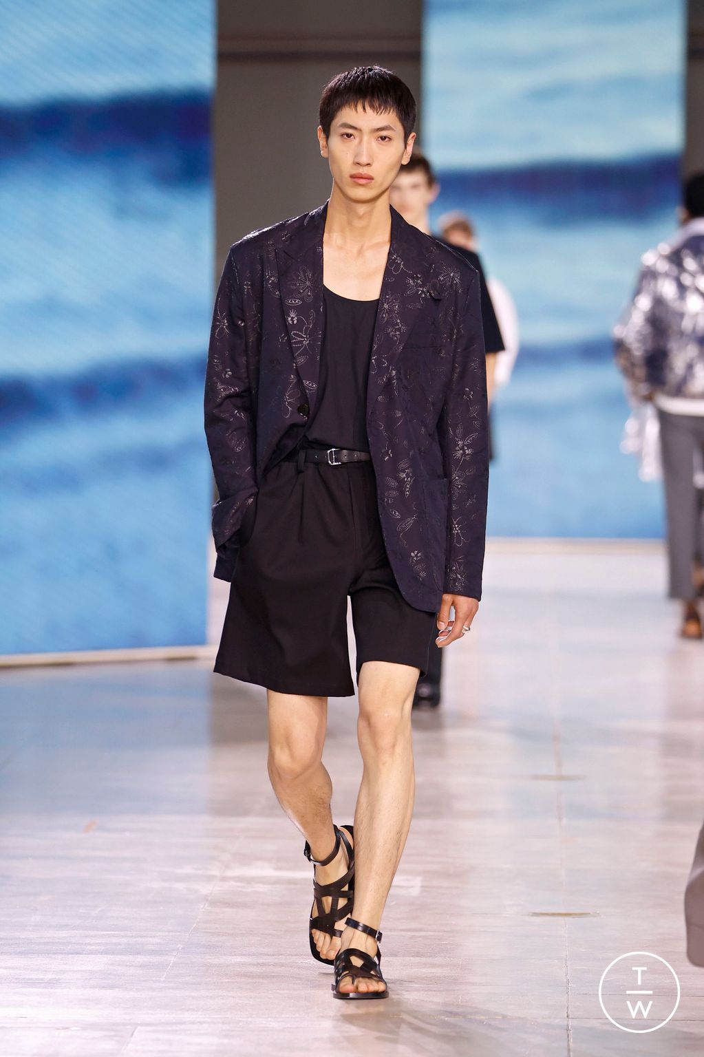 Fashion Week Paris Spring-Summer 2025 look 41 from the Hermès collection 男装