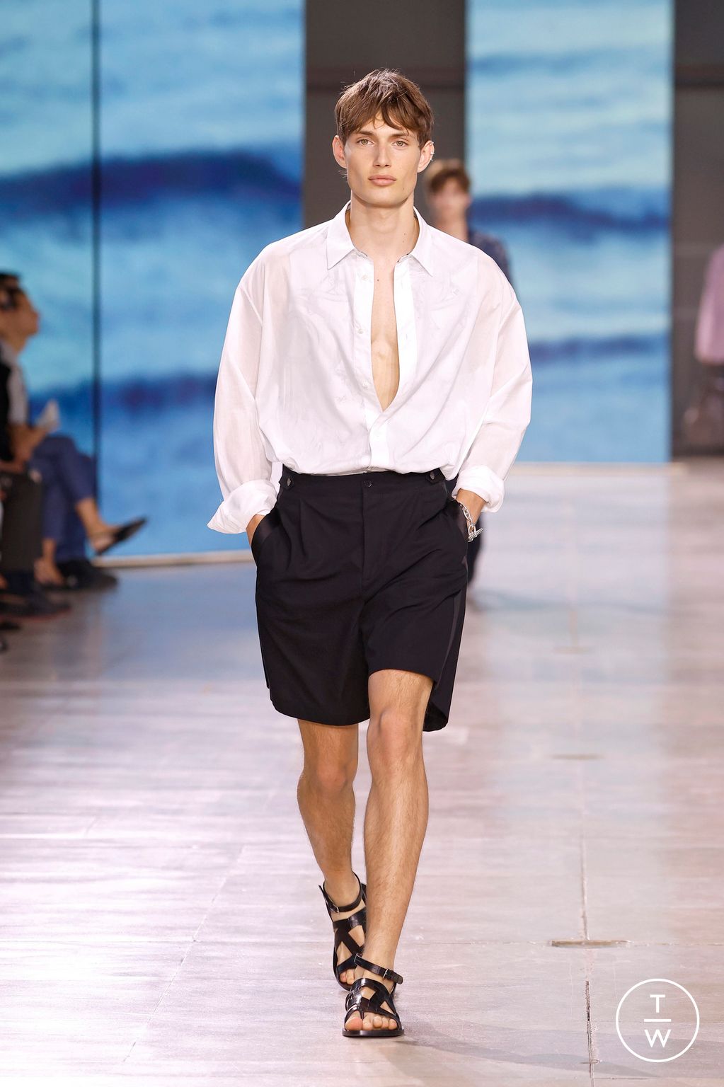 Fashion Week Paris Spring-Summer 2025 look 43 from the Hermès collection menswear