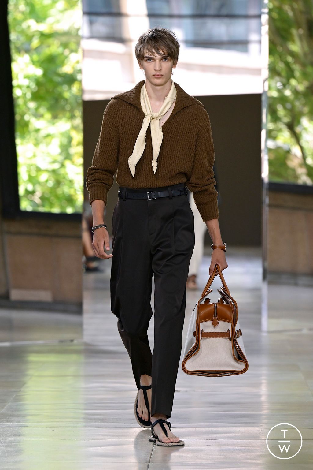 Fashion Week Paris Spring/Summer 2026 look 3 from the Hermès collection menswear
