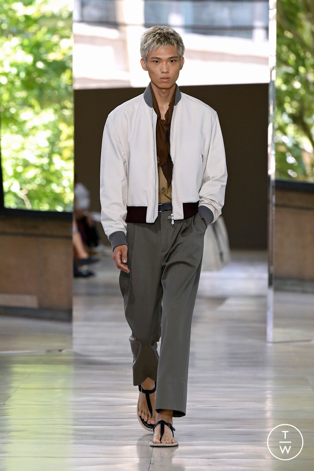 Fashion Week Paris Spring/Summer 2026 look 20 from the Hermès collection menswear