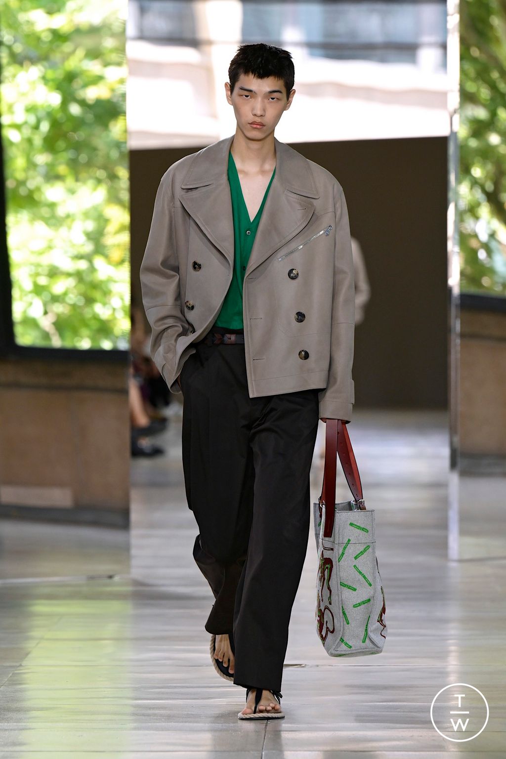 Fashion Week Paris Spring/Summer 2026 look 31 from the Hermès collection menswear